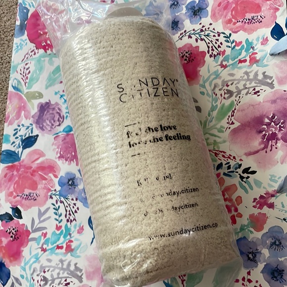 Sunday Citizen cozy blanket throw - Picture 2 of 7